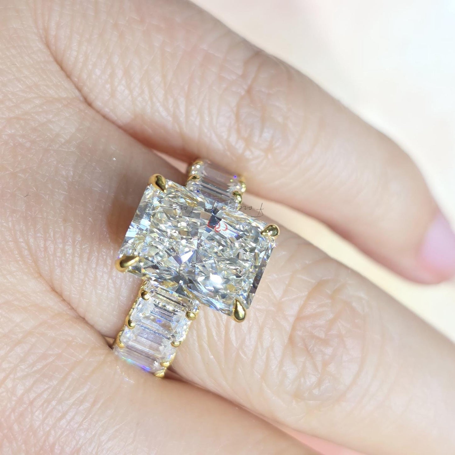 Bague de fiançailles solitaire en diamant radiant de laboratoire 5 carats Radiant cut 1Ct Moissanite taille brillant engagement ring in Gold or Platinum — custom handcrafted by Forever For Love
