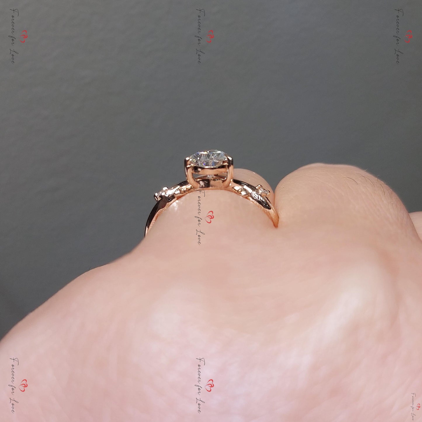 3 Karat IGI zertifizierter birnenförmiger Labor-Diamant-Verlobungsring Pear cut Moissanite engagement ring in 935 Argentium Silber — custom handcrafted by Forever For Love