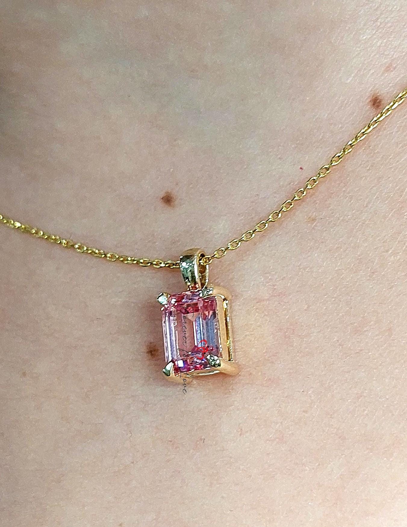 Rosa Saphir Halskette, 14k Roségold, Zierlicher Minimalistischer Saphir Anhänger, Diamant Alternative Damen Halskette, Besonderes Geschenk Für Sie. Moissanite engagement ring in Gold or Platinum — custom handcrafted by Forever For Love
