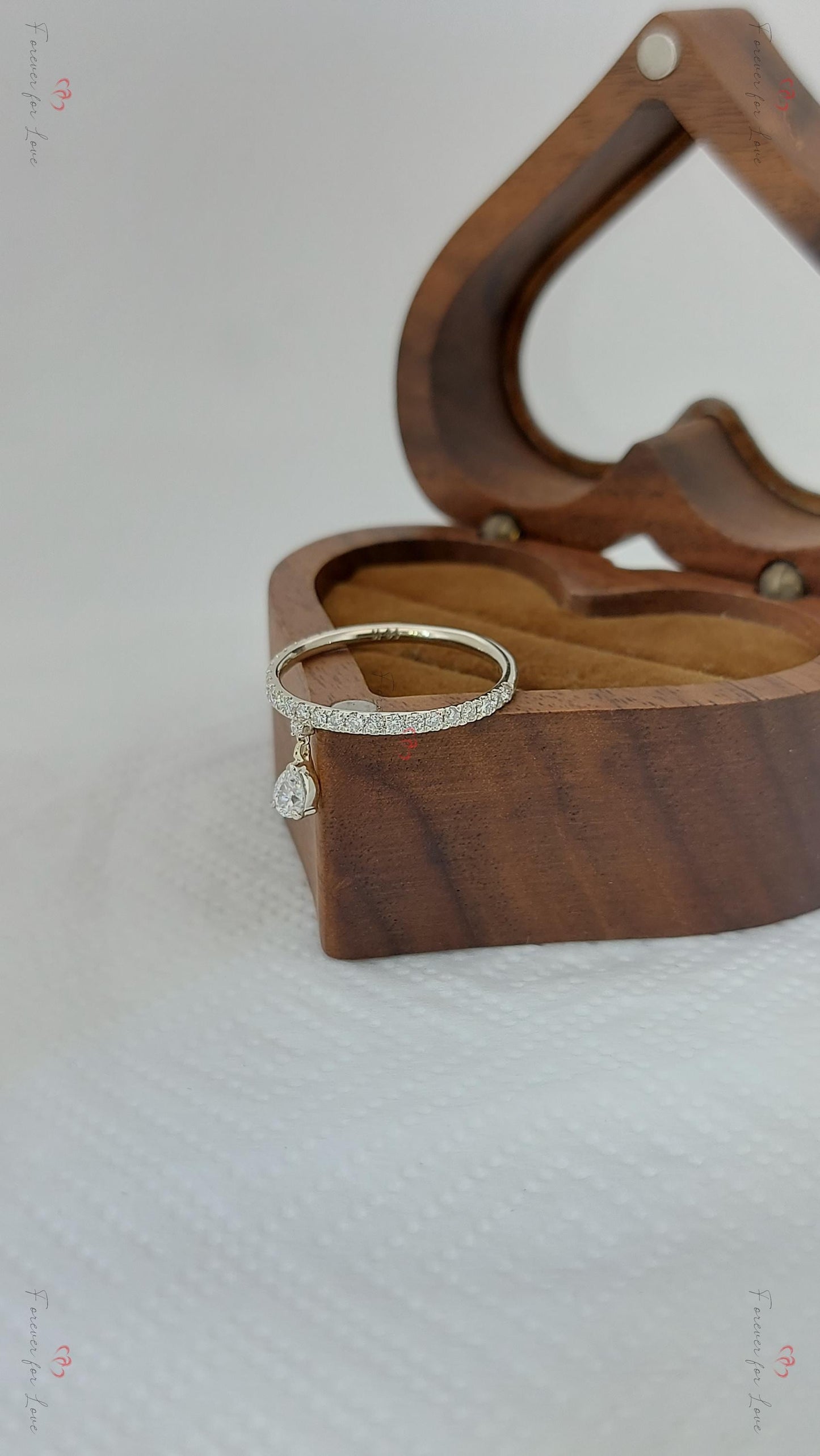 Birnenförmiger Labordiamant-Stapelring Pear cut Moissanite engagement ring in 935 Argentium Silber — custom handcrafted by Forever For Love