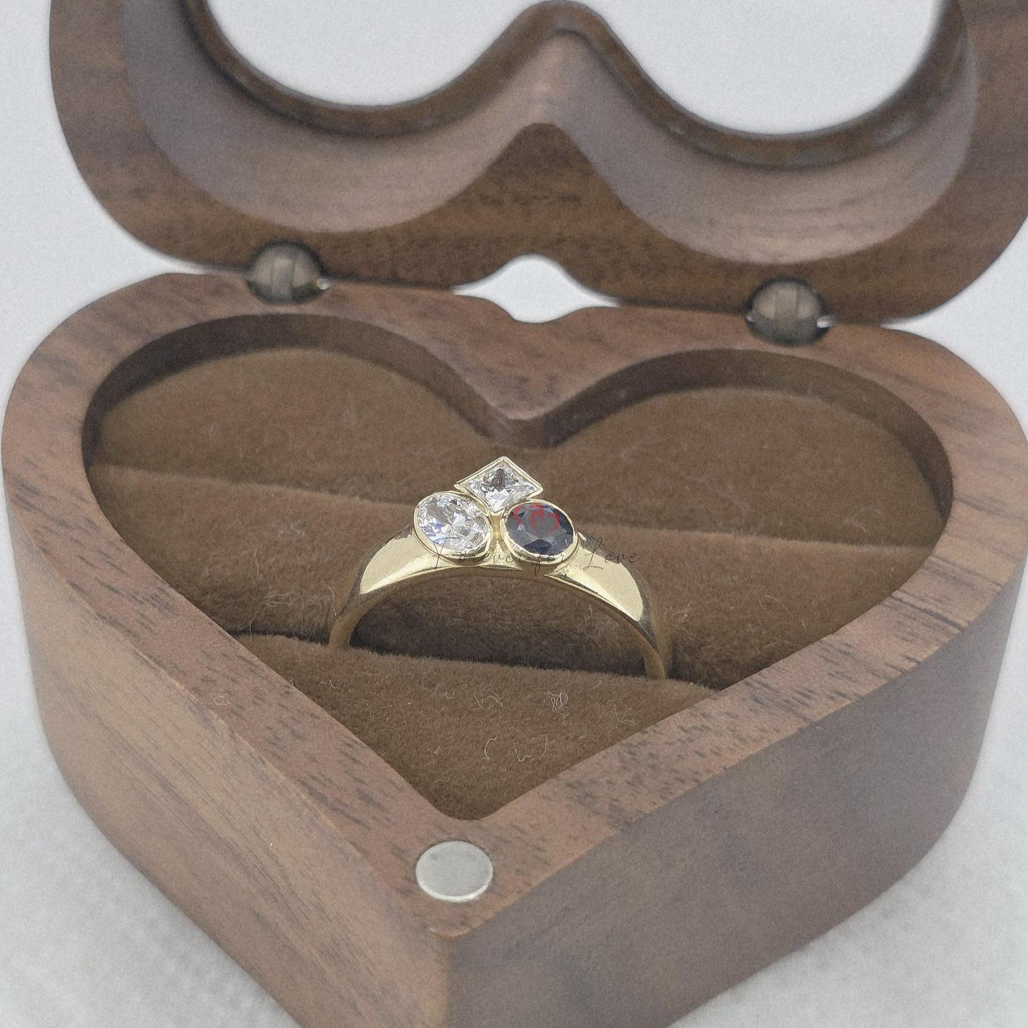 Prinzessschliff Saphir-Verlobungsring Princess cut Moissanite engagement ring in 935 Argentium Silber — custom handcrafted by Forever For Love