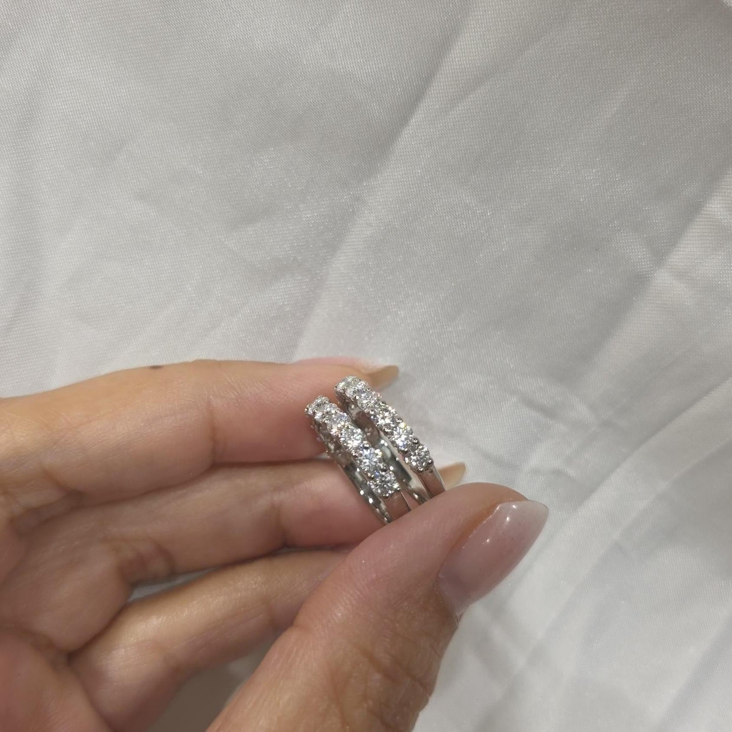 Alliance de mariage rehausseur, rehausseur femme diamant marquise vintage, bague de fiançailles empilable en or rose 14K massif pour elle. Marquise cut Moissanite taille brillant engagement ring in Gold or Platinum — custom handcrafted by Forever For Love