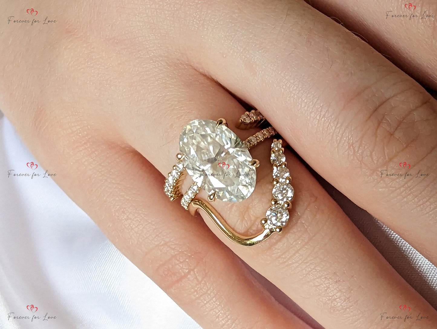 6 Karat ovaler Solitär-Verlobungsring Oval cut Moissanite engagement ring in 935er Argentium Silber — custom handcrafted by Forever For Love