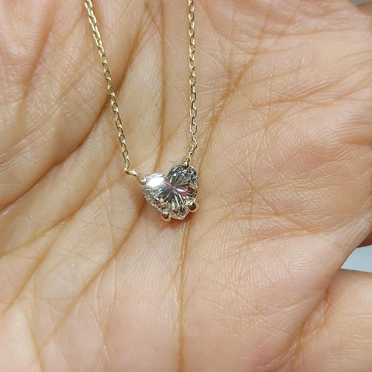 1 Karat zertifizierte Herz Diamant Halskette, 14k Gelbgold, zierlicher minimalistischer Herzanhänger, Diamant Damenkette, besonderes Geschenk für sie. Moissanite engagement ring in Gold or Platinum — custom handcrafted by Forever For Love