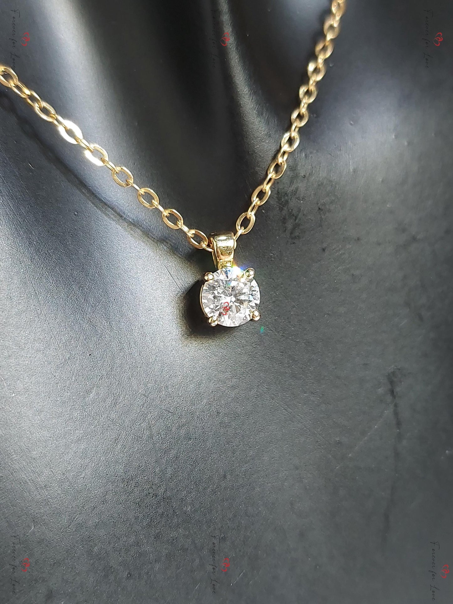 Collier diamant rond, Or jaune 14 carats, Pendentif rond délicat et minimaliste, Collier femme alternative diamant, Cadeau spécial pour elle. Moissanite engagement ring in Gold or Platinum — custom handcrafted by Forever For Love