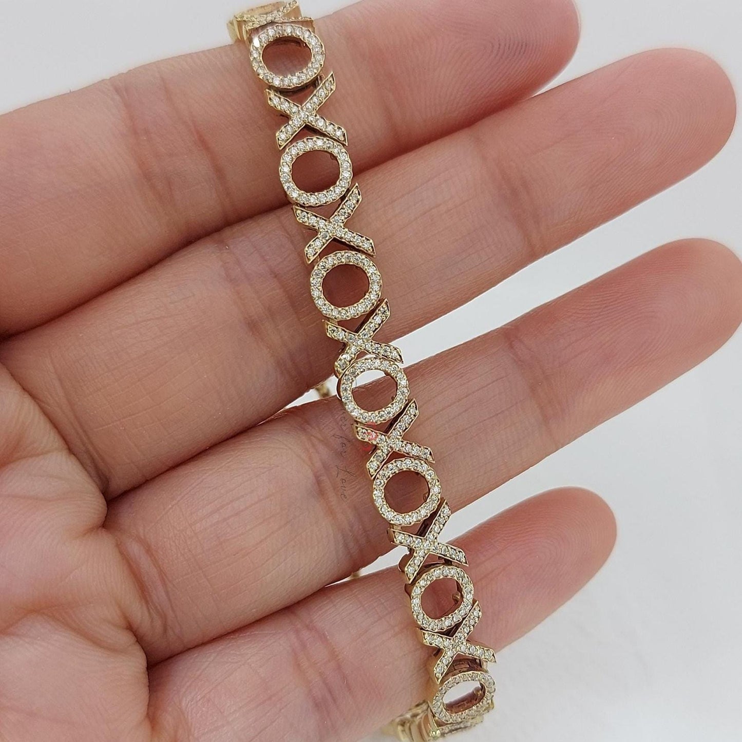 Bracelet délicat minimaliste en forme de XOXO Moissanite engagement ring in Gold or Platinum — custom handcrafted by Forever For Love