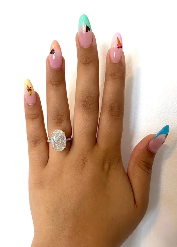 Bague de fiançailles avec diamant taille ovale Oval cut 1Ct Moissanite Brillant engagement ring in Gold or Platinum — custom handcrafted by Forever For Love