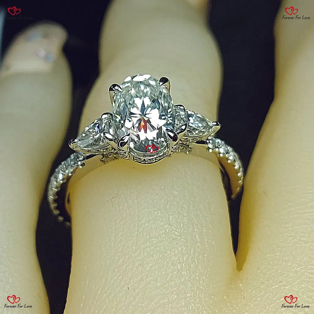 Antiker Verlobungsring im Vintage-Stil mit ovalem Moissanit in massivem Weißgold – Birnenförmiger Diamant-Verlobungsring Oval cut Moissanite engagement ring in 935 Argentium Silber — custom handcrafted by Forever For Love