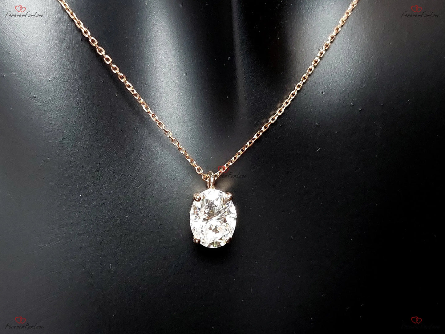 Ovale Moissanit-Halskette, 14 Karat Roségold, zierlicher minimalistischer Moissanit-Anhänger, Diamant-Alternative für Damen, besonderes Geschenk für Sie. Moissanite engagement ring in Gold or Platinum — custom handcrafted by Forever For Love
