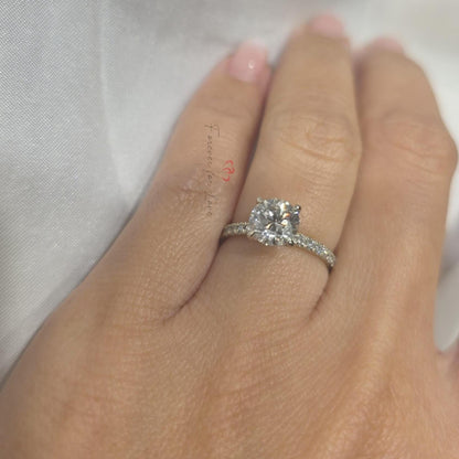 1.0 Ct IGI Certified Round Lab Diamond Engagement Ring