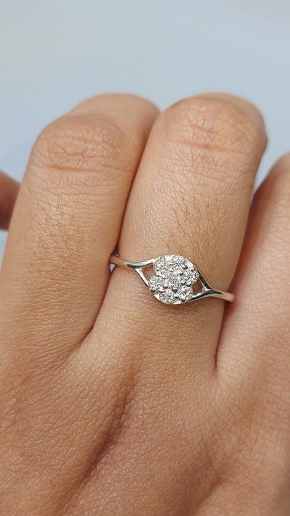 0.18 Ct IGI Certified Round Diamond Band