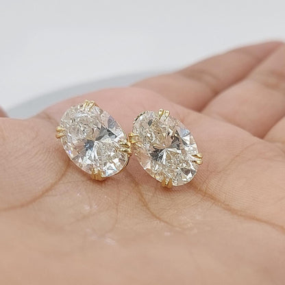 Boucles d'oreilles clous en diamant de synthèse ovale 4 carats : Or jaune 14 carats