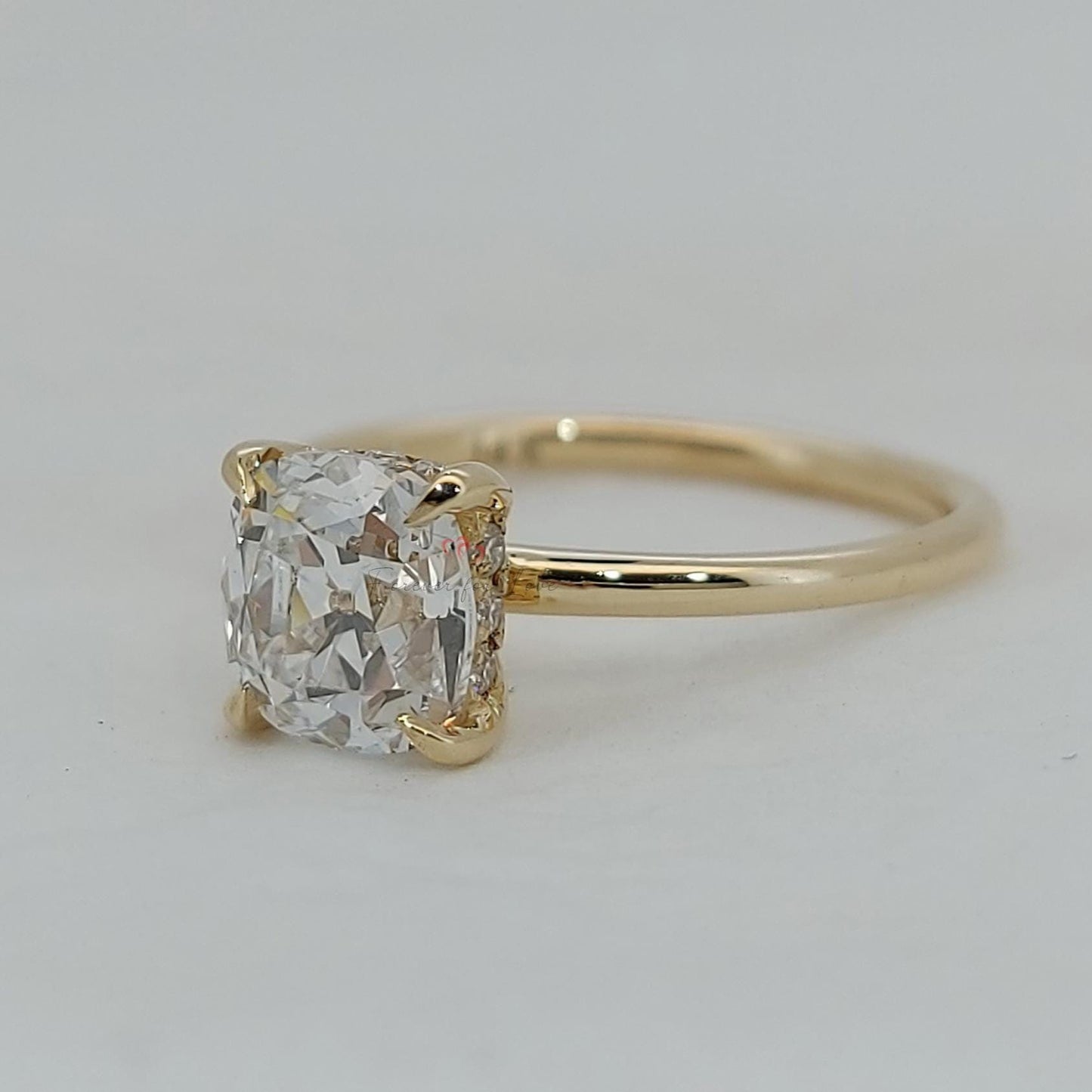 Bague de fiançailles halo caché avec diamant de laboratoire Old Mine certifié IGI – Personnalisable Cushion cut 1Ct Moissanite taille brillant engagement ring in Gold or Platinum — custom handcrafted by Forever For Love