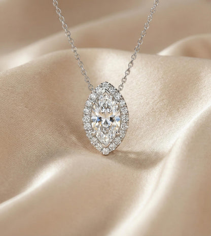 2.15 Karat IGI ZERTIFIZIERTER F/VS1 Marquise Schliff Laborgezüchteter Diamant-Halo-Anhänger mit Kette, Marquise Diamant Halo Halskette 14 Karat Weißgoldkette