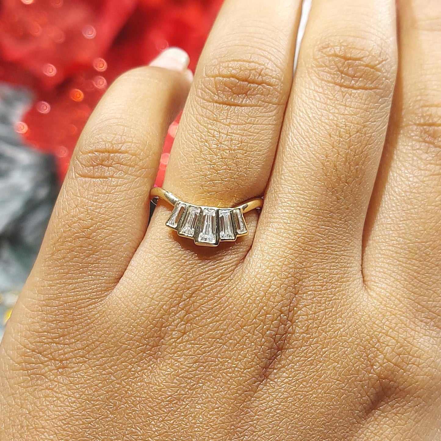 Gebogener Baguette-Moissanit-Stapelring Baguette cut Moissanite engagement ring in 935 Argentium Silber — custom handcrafted by Forever For Love