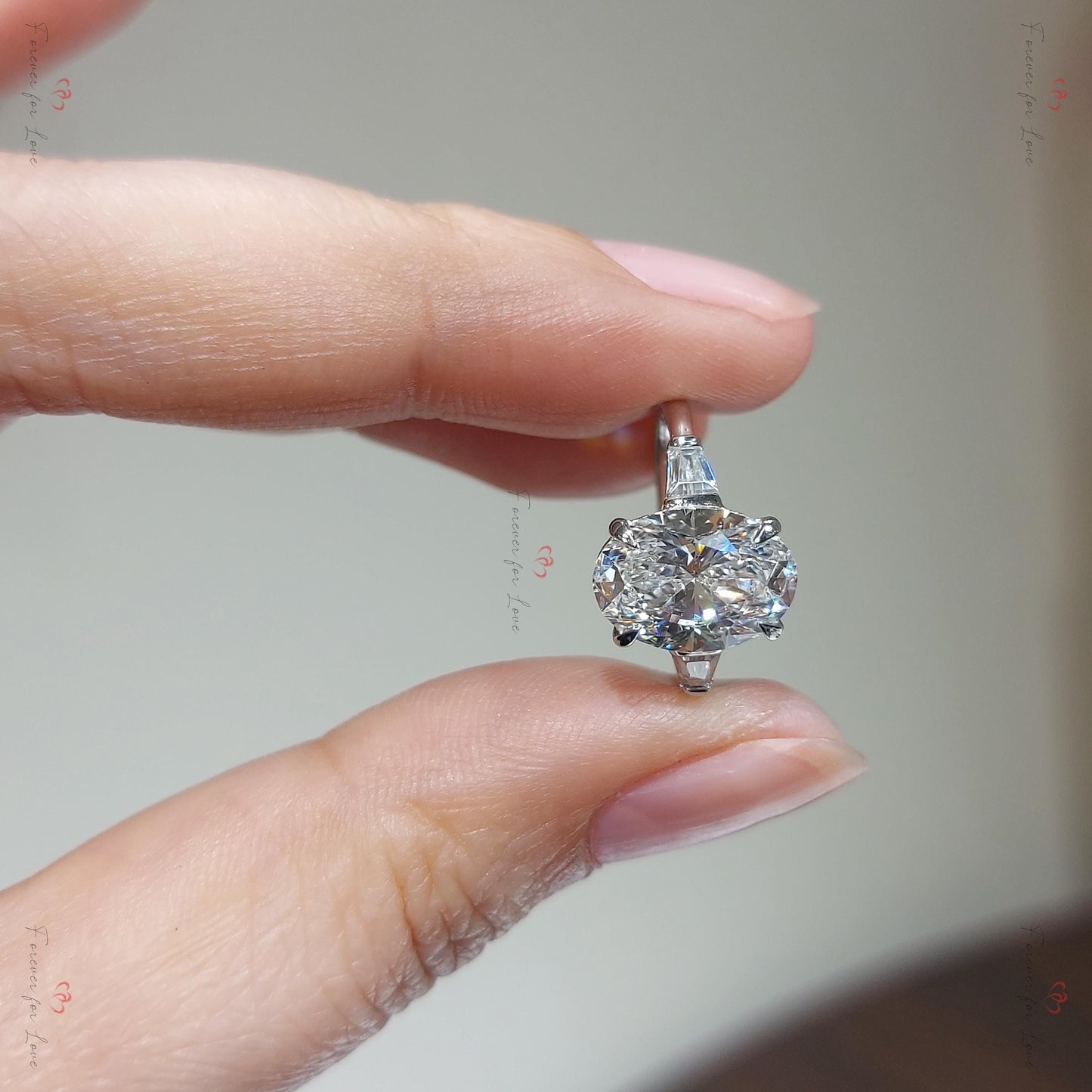 Bague de trois pierres en diamant ovale certifié IGI de 3 carats Oval cut Moissanite engagement ring in Gold or Platinum — custom handcrafted by Forever For Love