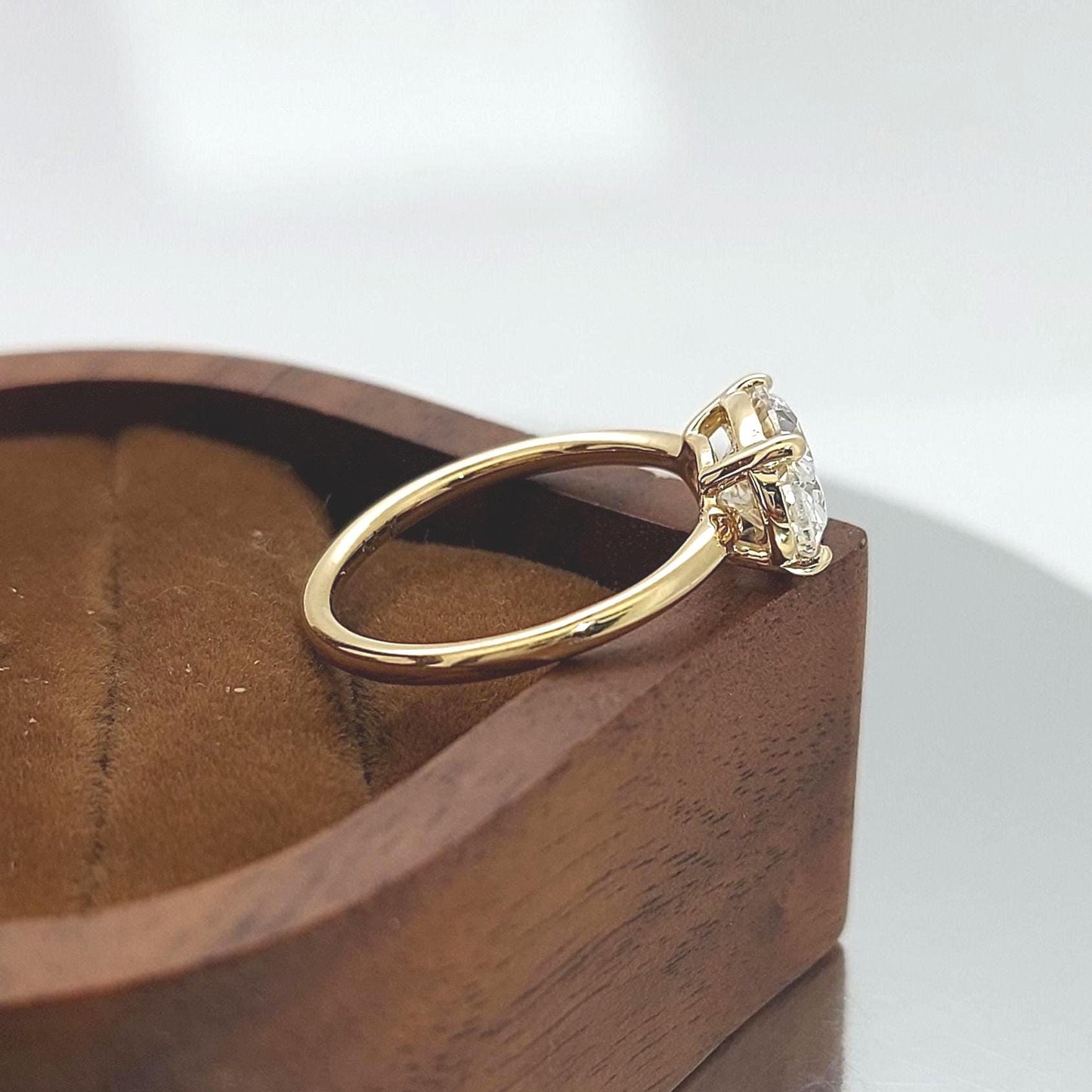 Bague Solitaire Ovale Horizontal 3 Ct en Diamant de Synthèse Oval cut 1Ct Moissanite taille brillant engagement ring in Gold or Platinum — custom handcrafted by Forever For Love
