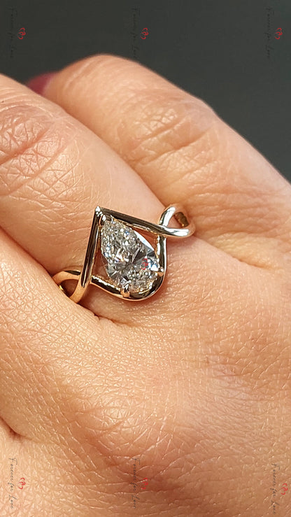 Oval Lab Diamond Engagement Ring