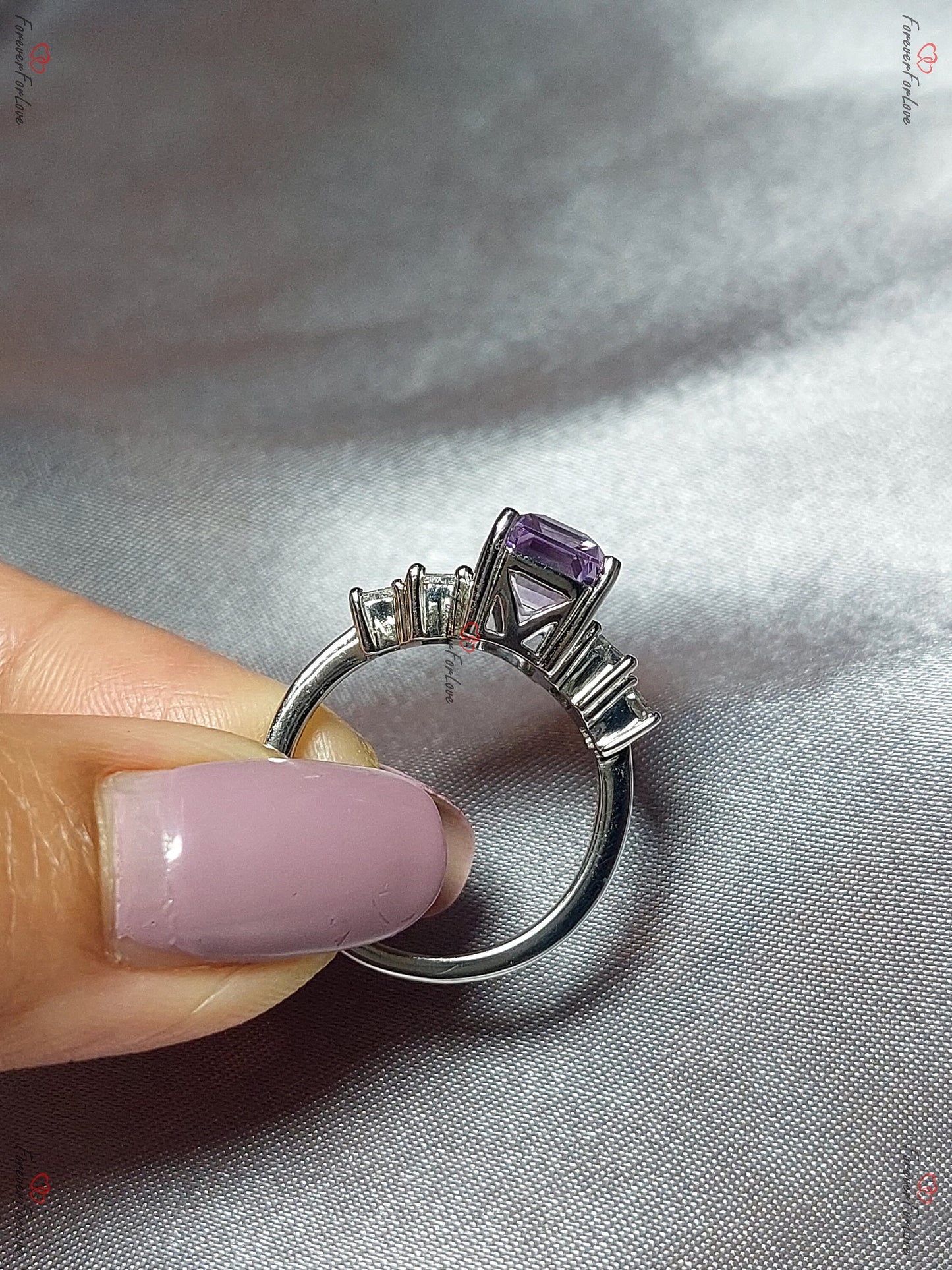 Amethyst und natürlicher Baguetteschliff Diamant Vintage Verlobungsring Platin Diamant Hochzeit Brautschmuck Art Deco Jahrestag Heiratsantrag Geschenk für Sie. Baguette cut Moissanite engagement ring in 935er Argentium Silber — custom handcrafted by Forever For Love
