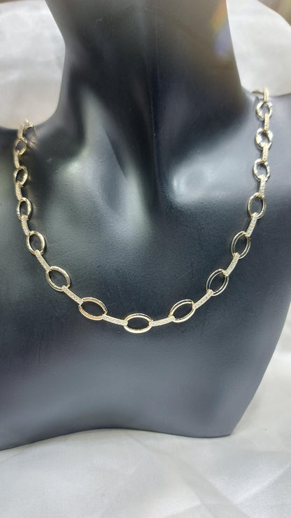Halskette mit Büroklammerkette aus 14 Karat Massivgold, zarte Goldkette, Echte Diamant-Pave-Halskette/Diamantketten-Halskette, Jubiläumsgeschenk.