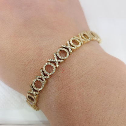 Bracelet délicat minimaliste en forme de XOXO