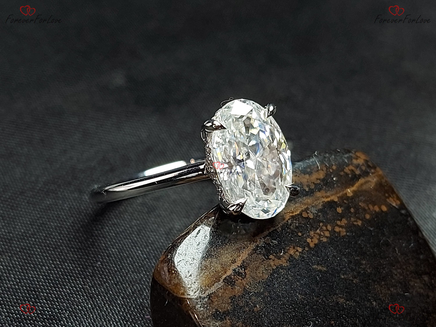 2.8 Karat ovaler Moissanit-Verlobungsring Oval cut Moissanite engagement ring in 935 Argentium Silber — custom handcrafted by Forever For Love