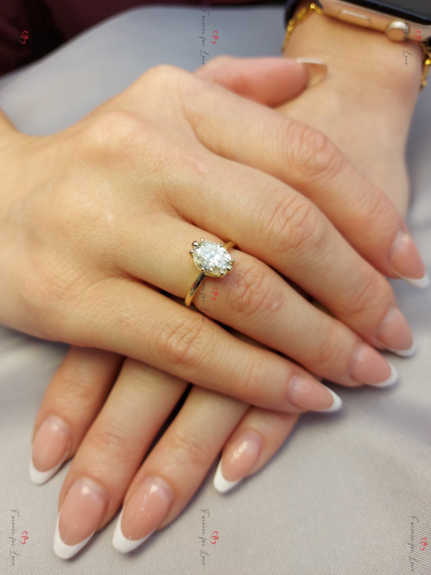Bague de fiançailles 3 carats ovale solitaire moissanite et diamant Oval cut 1Ct Moissanite taille brillant engagement ring in Gold or Platinum — custom handcrafted by Forever For Love