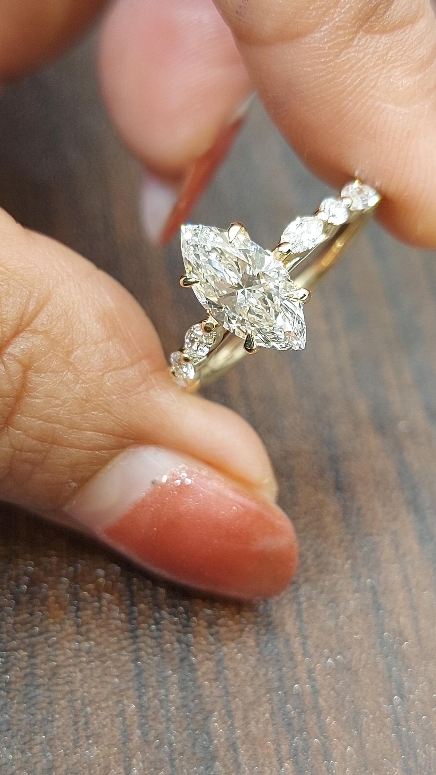 1 Karat IGI-zertifizierter Marquise-Diamantring Marquise cut Moissanite engagement ring in 935 Argentium Silber — custom handcrafted by Forever For Love