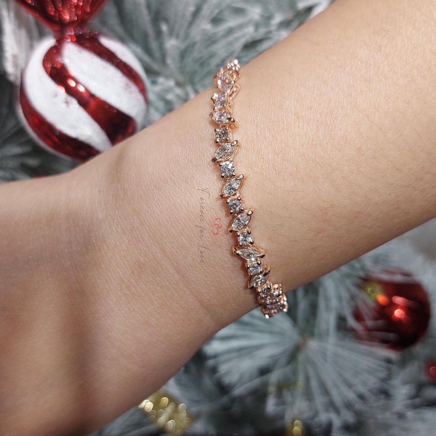 Wechselndes Marquise Tennisarmband, 10 Karat rundes Tennisarmband, Roségold Armband Geschenk für sie. Weihnachtsgeschenk für sie. Moissanite engagement ring in Gold or Platinum — custom handcrafted by Forever For Love