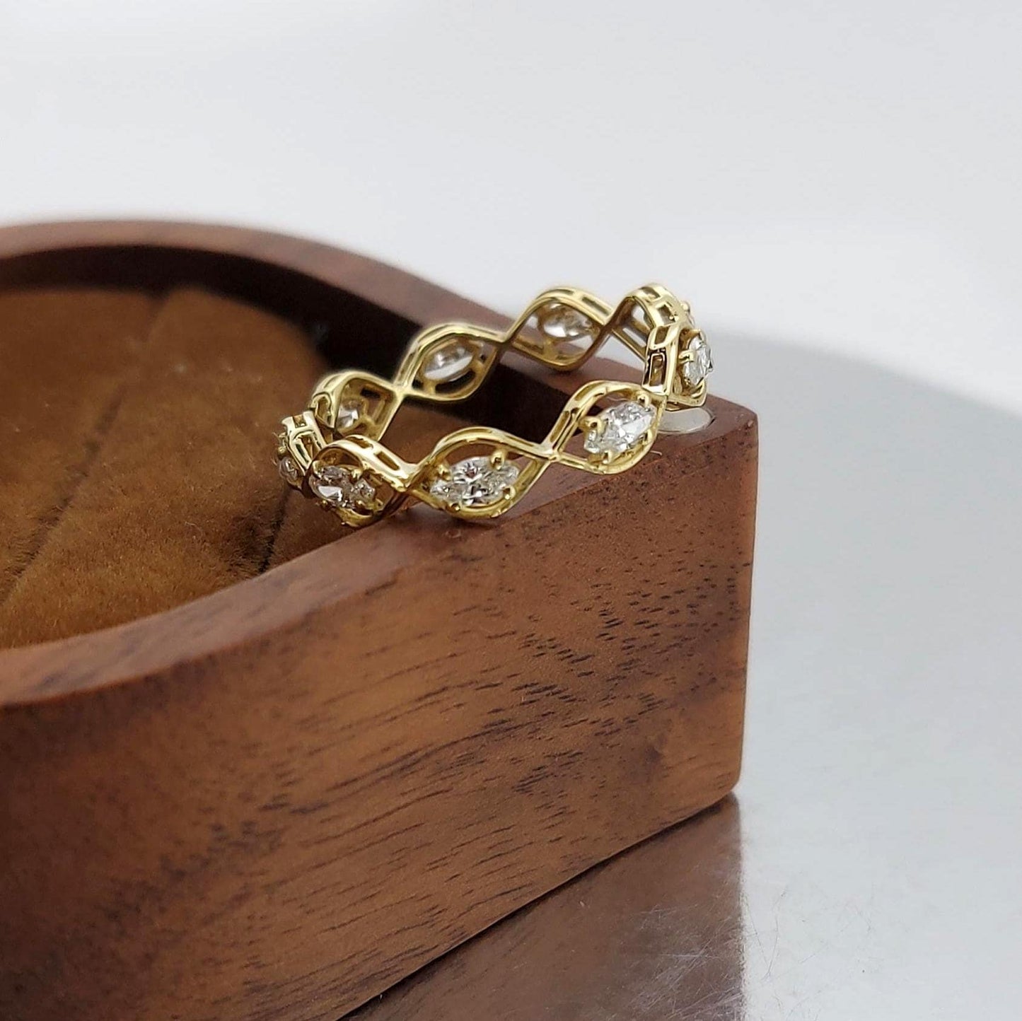 Alliance pleine éternité marquise, Alliance diamant de laboratoire taille marquise, Alliance de mariage, Alliance empilable, Alliance minimaliste Marquise cut Moissanite taille brillant engagement ring in Gold or Platinum — custom handcrafted by Forever For Love