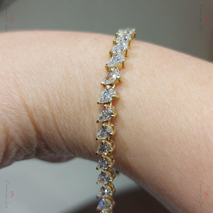14K Gelbgold Birne Laborgezüchtetes 3-Krappen-Diamant Tennisarmband 10 Karat Gesamtgewicht E, VS1 Geburtstagsgeschenk für Mama