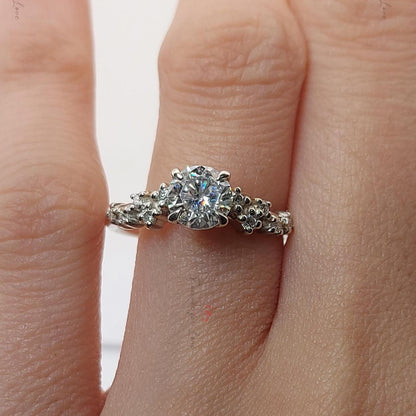 1 Ct IGI Certified Round Lab Diamond Solitaire Engagement Ring