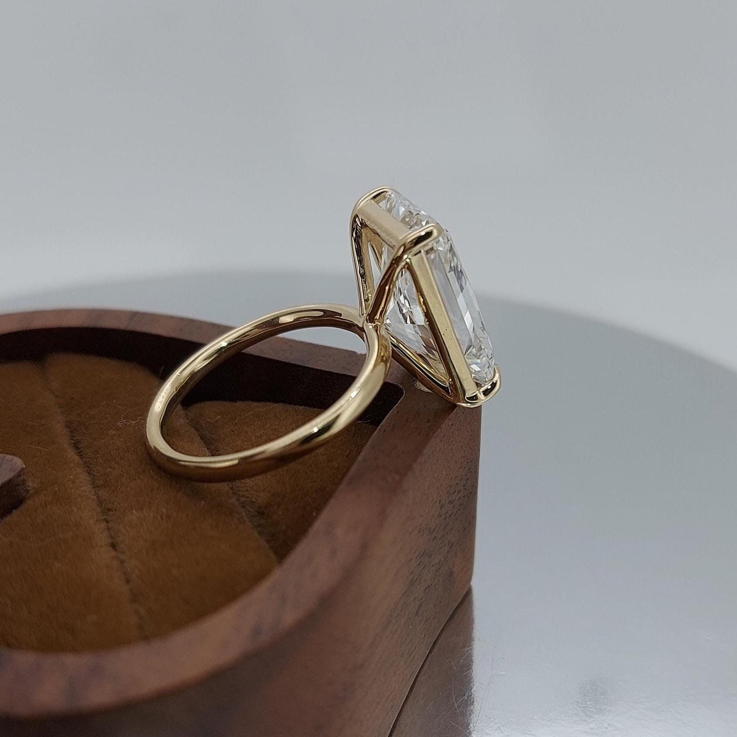 10 Karat IGI zertifizierter Radiant Labor-Diamant Solitär Verlobungsring Radiant cut Moissanite engagement ring in 935er Argentium Silber — custom handcrafted by Forever For Love
