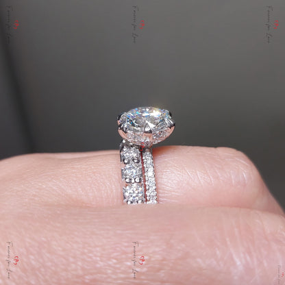 2.5 Ct Round Lab Diamond Engagement Ring