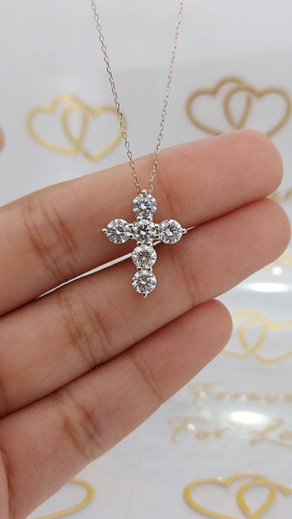 2 Karat E/VVS2 IGI zertifizierte Kreuzkette für Damen, Diamantkreuzanhänger, Religiöser Schmuck, Anhänger mit christlichem Glauben, Perfektes Geschenk