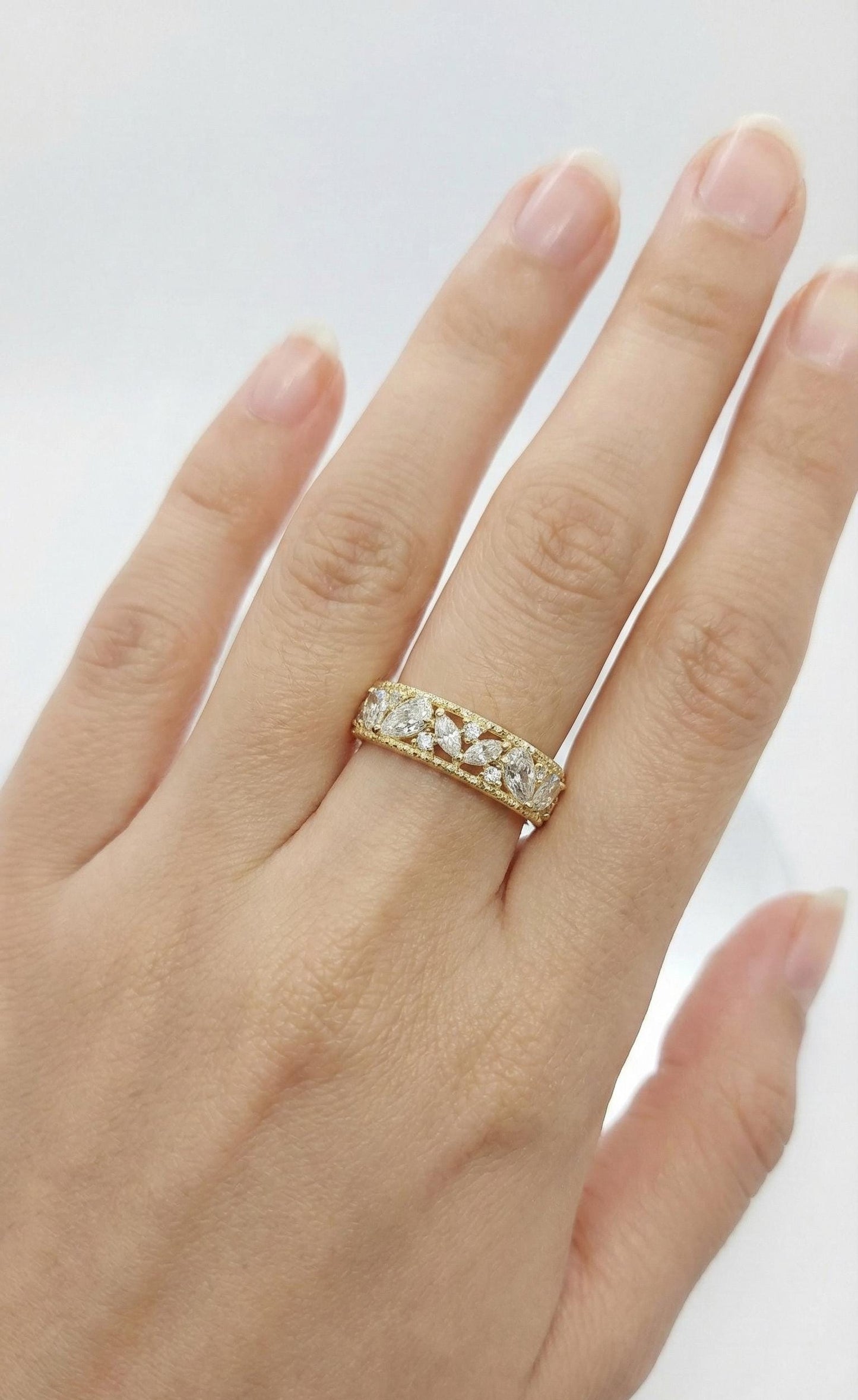 Birnen-Diamant Voll-Eternity-Ring Pear cut Moissanite engagement ring in 935 Argentium Silber — custom handcrafted by Forever For Love