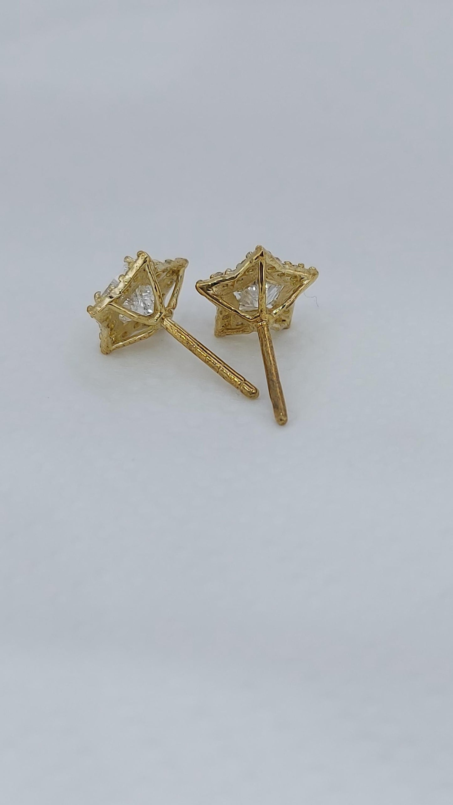 Puces d'oreilles taille étoile / Puces d'oreilles taille étoile / Puces d'oreilles en or 14 carats / Puces d'oreilles taille étoile de 2 carats au total / Cadeau pour maman Moissanite engagement ring in Gold or Platinum — custom handcrafted by Forever For Love