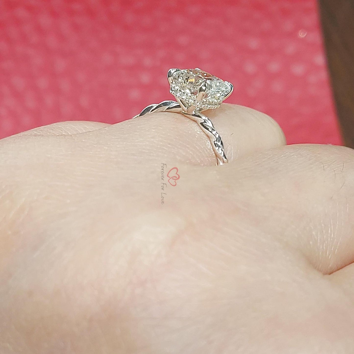Bague de fiançailles en diamant de laboratoire coussin de 2 carats certifié IGI Cushion cut 1Ct Moissanite taille brillant engagement ring in Gold or Platinum — custom handcrafted by Forever For Love
