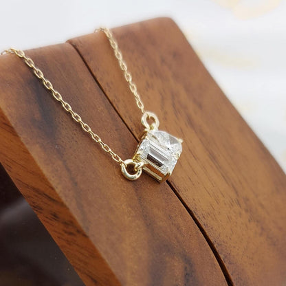 0,8 tcw Toi et Moi Diamant-Anhänger, Smaragd- und Tropfenschliff-Halskette, zierliche goldene Minimal-Halskette, Labordiamant-Geschenk für sie