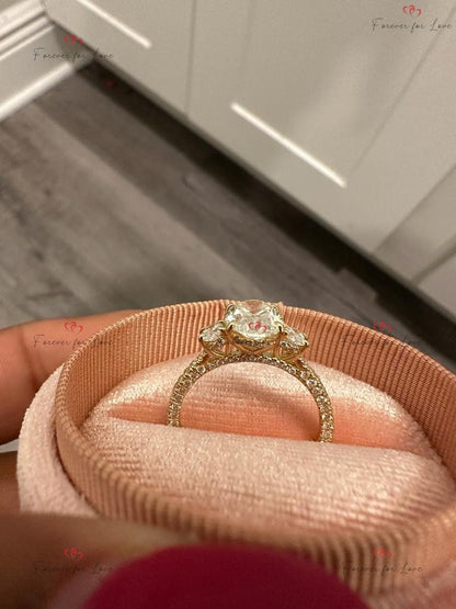 2 Ct IGI Certified Oval Lab Diamond Engagement Ring