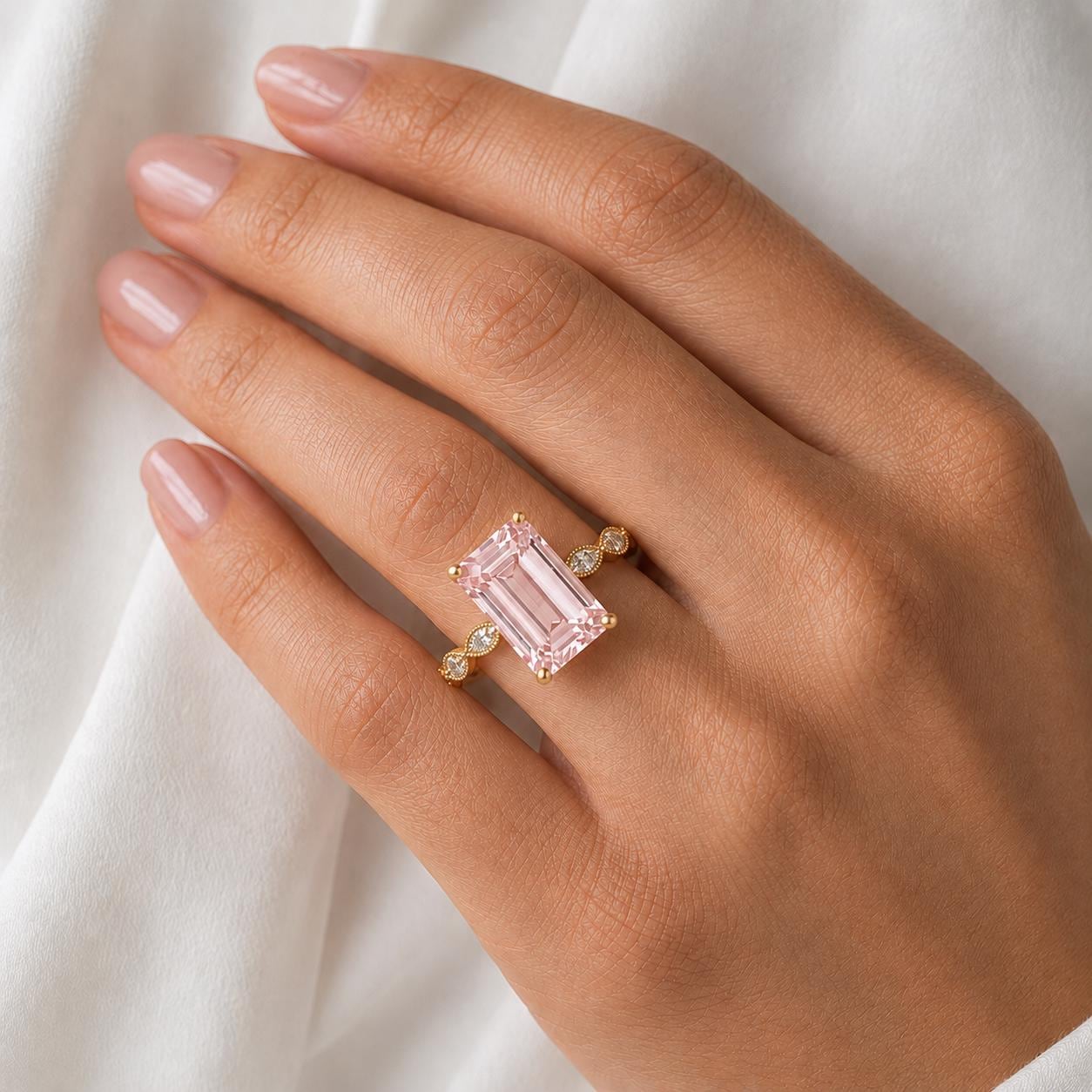 5.3ct Karat Fancy Vivid Pink VVS2 Reinheit, IGI-zertifiziert, Smaragdschliff Lab Grown mit Marquise-Seiten-Diamanten, perfektes Geschenk für sie Moissanite engagement ring in Gold or Platinum — custom handcrafted by Forever For Love