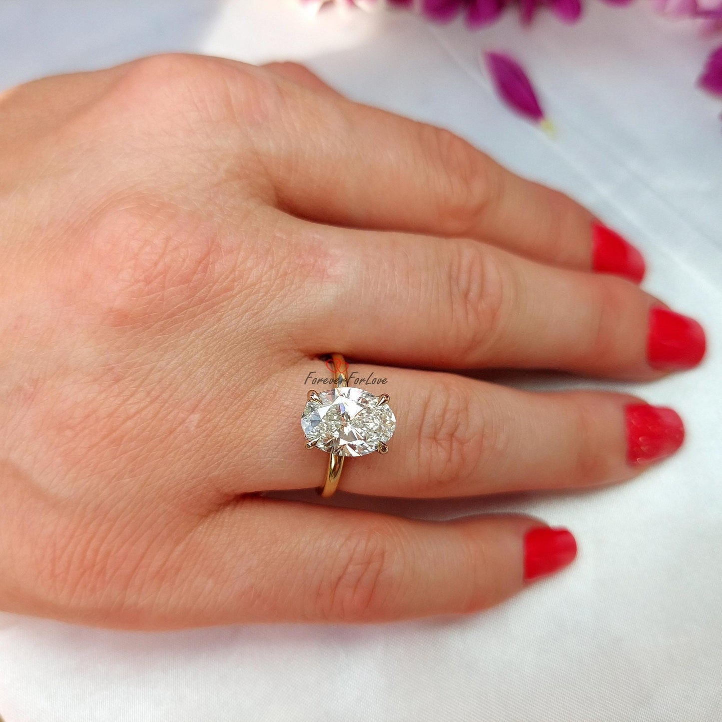 3 Karat ovaler Labor-Diamant Verlobungsring mit verstecktem Halo und Band Oval cut Moissanite engagement ring in 935er Argentium Silber — custom handcrafted by Forever For Love