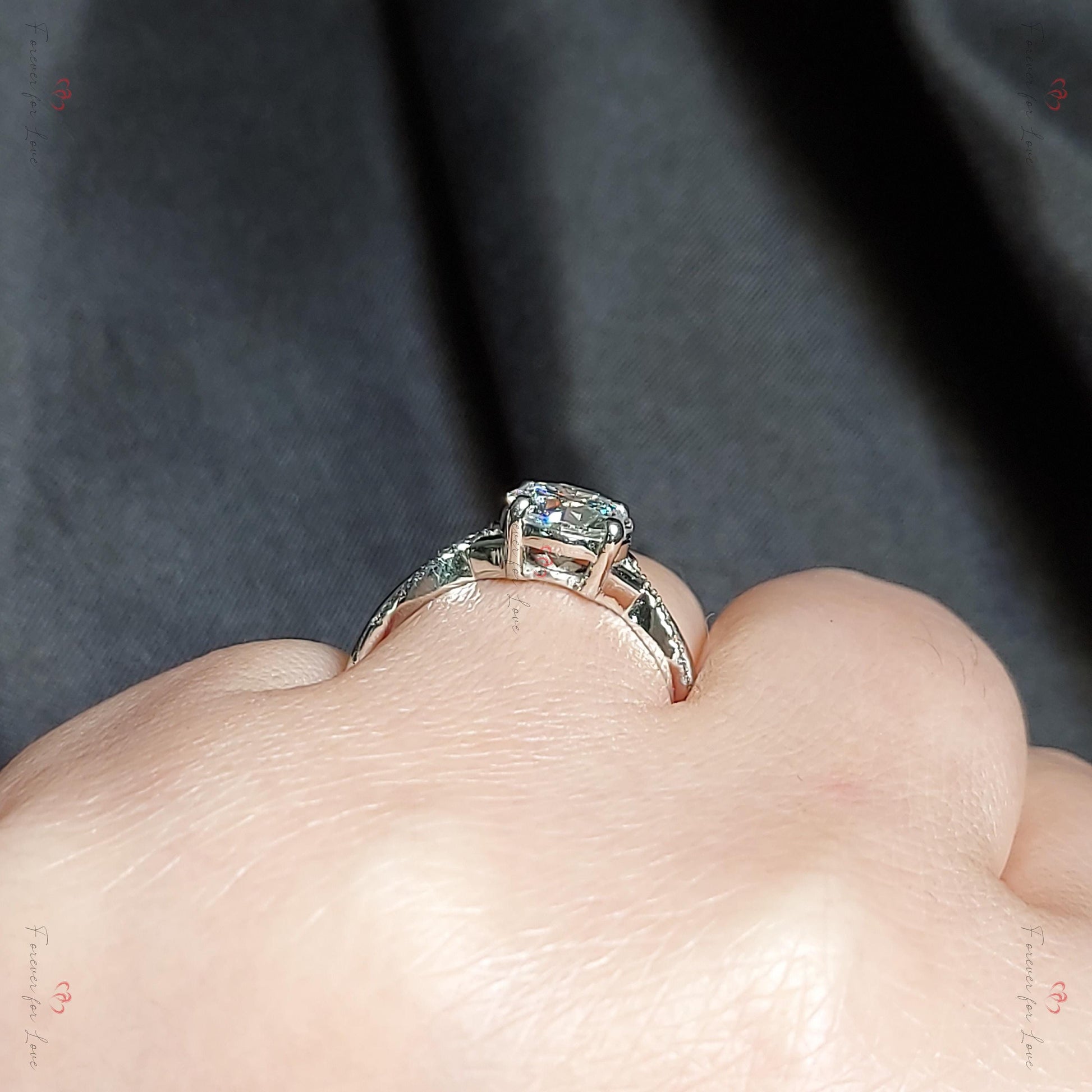1 Ct IGI Certified Round Lab Diamond Solitaire Engagement Ring