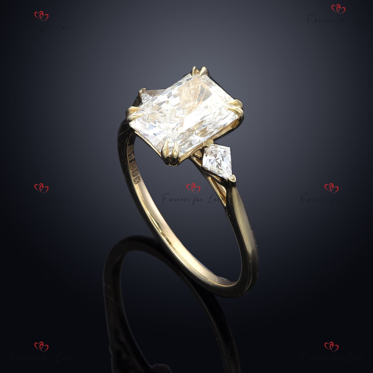 2 Karat IGI-zertifizierter strahlender Labor-Diamant-Verlobungsring mit drei Steinen Radiant cut Moissanite engagement ring in Gold or Platinum — custom handcrafted by Forever For Love