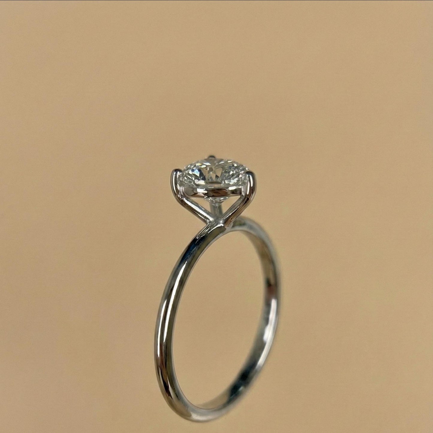 Bague de Fiançailles Solitaire 1 Ct Diamant de Laboratoire Coeur Heart cut 1Ct Moissanite taille brillant engagement ring in Gold or Platinum — custom handcrafted by Forever For Love