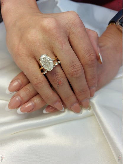 6.5 Ct Oval Moissanite Eternity Band