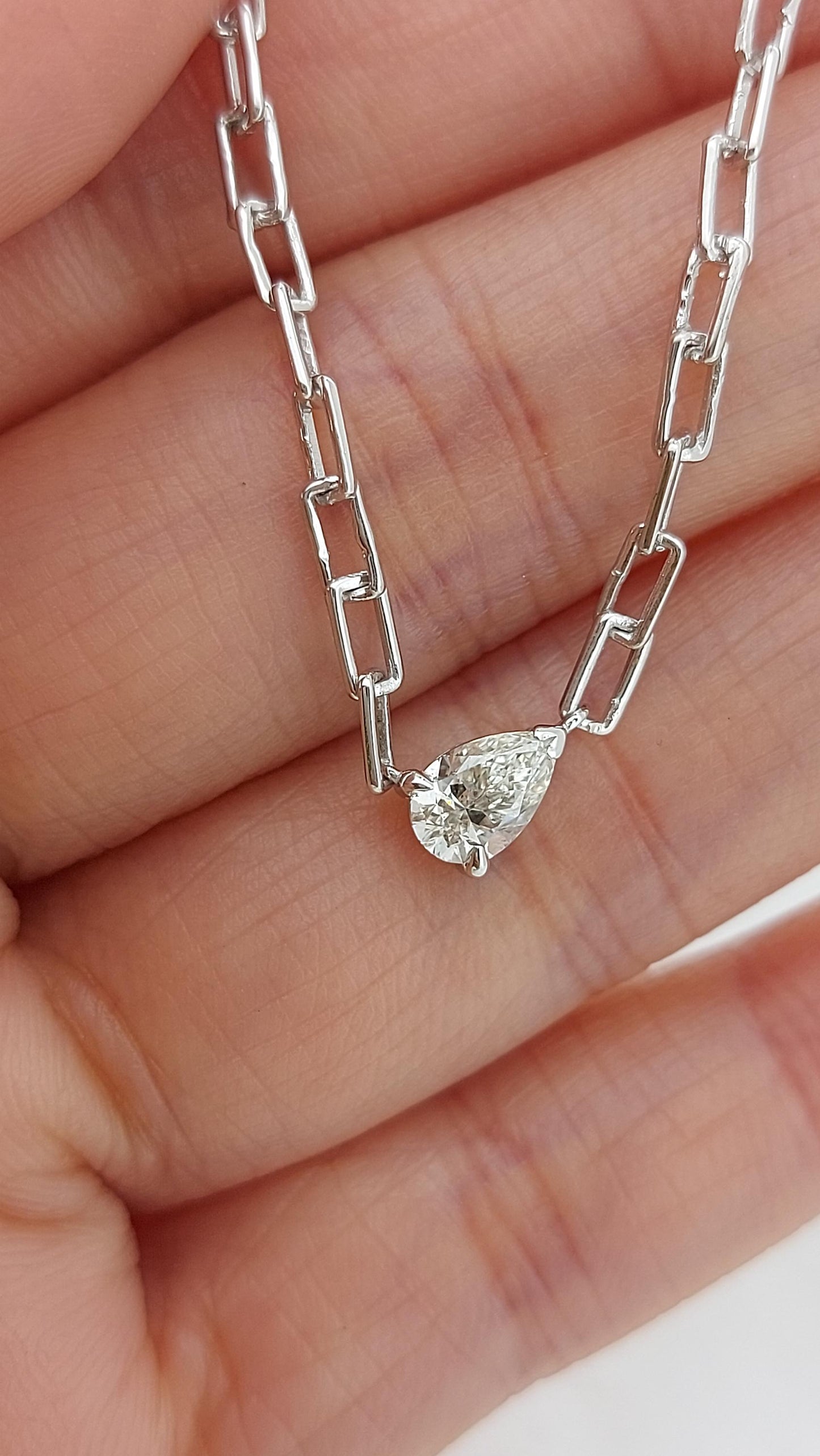 14k massiv Gold Paperclip-Kette Birnen-Diamant-Halskette, echt Diamant zertifizierte Halskette / Diamantketten-Halskette Jubiläumsgeschenk. Moissanite engagement ring in Gold or Platinum — custom handcrafted by Forever For Love