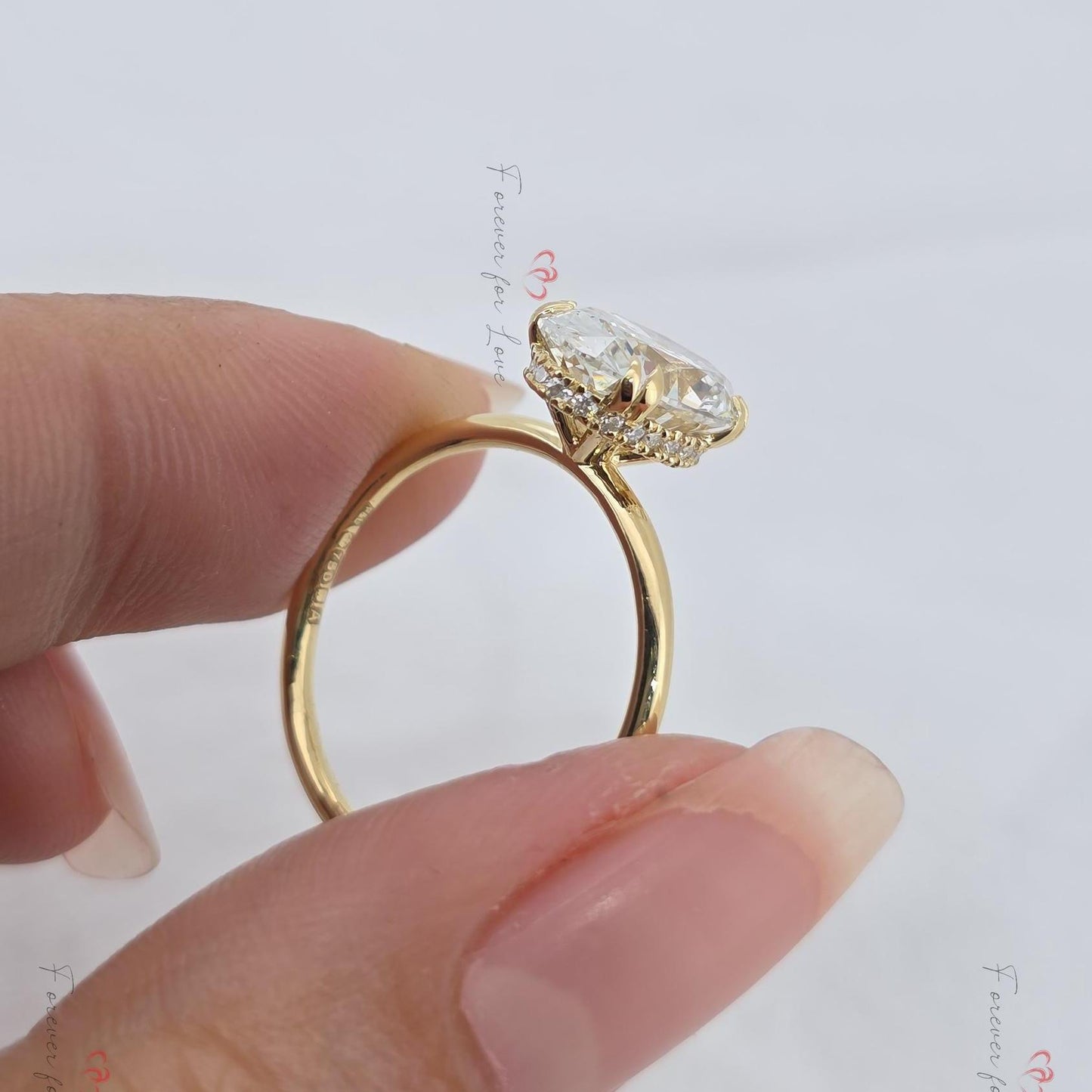 3 Karat IGI-zertifizierter ovaler Labor-Diamant-Verlobungsring Oval cut Moissanite engagement ring in 935 Argentium Silber — custom handcrafted by Forever For Love