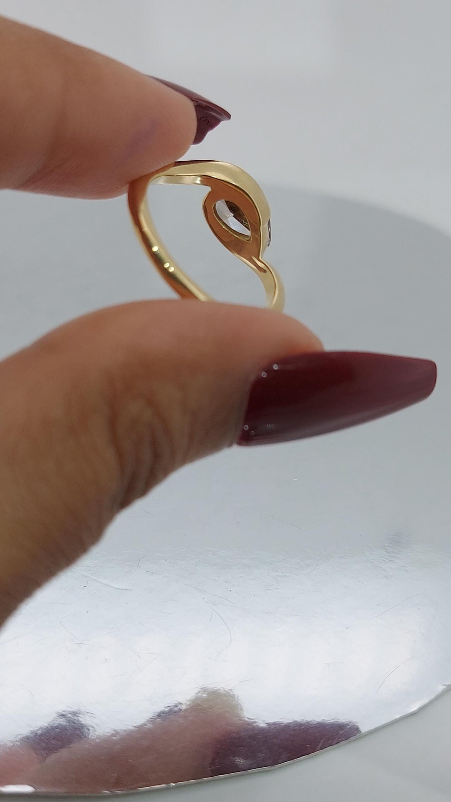 Bague de Fiançailles en Diamant de Laboratoire Poire Certifié IGI Pear cut 1Ct Moissanite taille brillant engagement ring in Gold or Platinum — custom handcrafted by Forever For Love