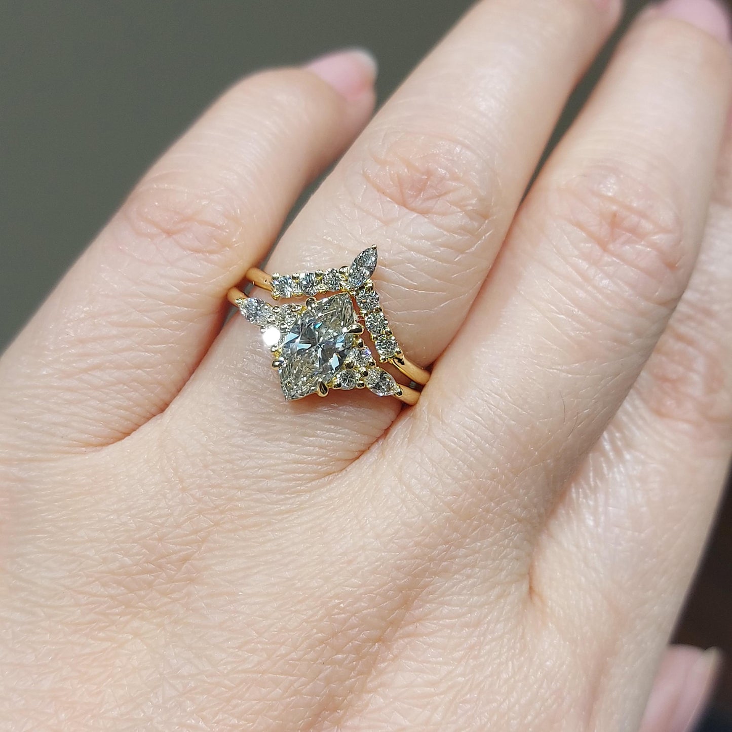 1 Karat Marquise Labor-Diamant Pavé Brautset Marquise cut Moissanite engagement ring in 935er Argentium Silber — custom handcrafted by Forever For Love